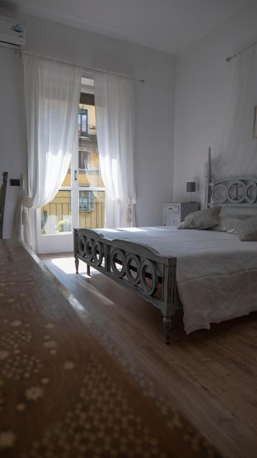 Beautiful Floral Apartment On Navigli Milano Esterno foto