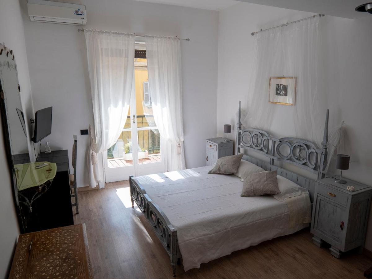 Beautiful Floral Apartment On Navigli Milano Esterno foto